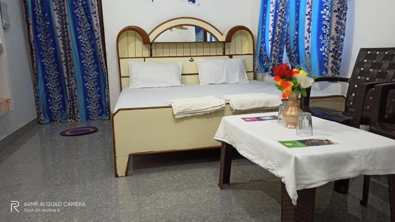 Hostel Buddha Khajurāho الغرفة الصورة
