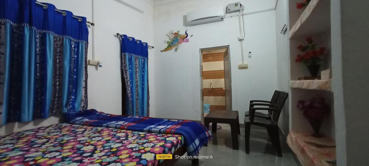 Hostel Buddha Khajurāho الغرفة الصورة